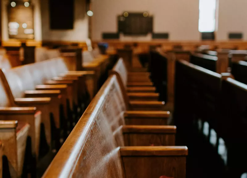 Image: Row of seats in courthouse