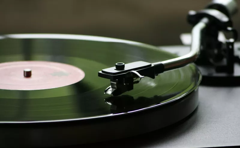 Image: It's Time to Unplug at the Analog Salon