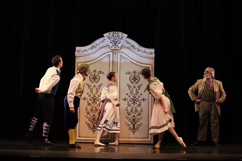 Image: ballet dancers on stage