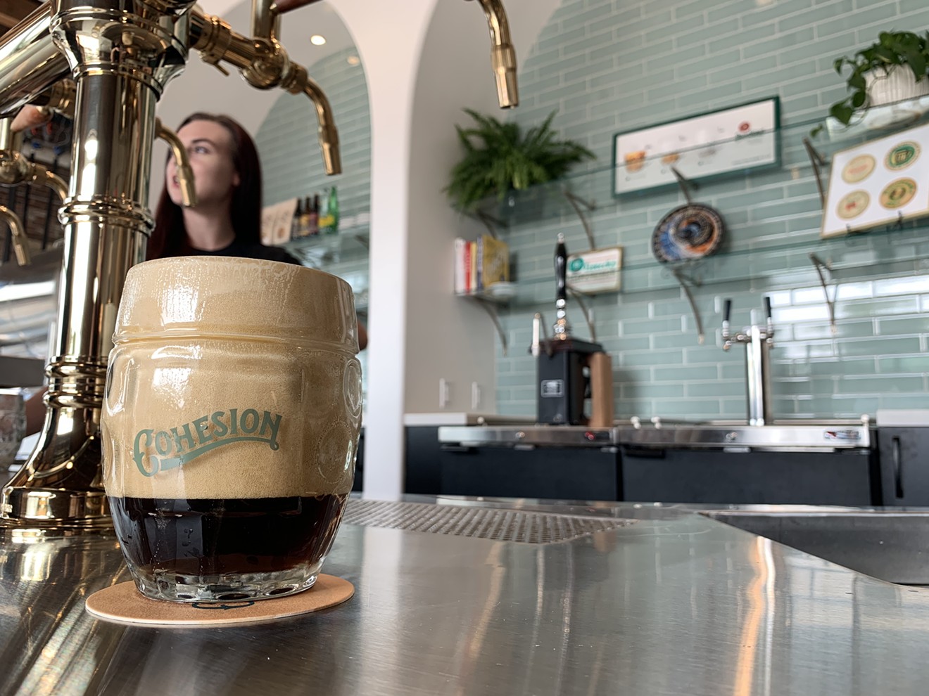Just try it: Cohesion's dark lager poured in the mlíko way.