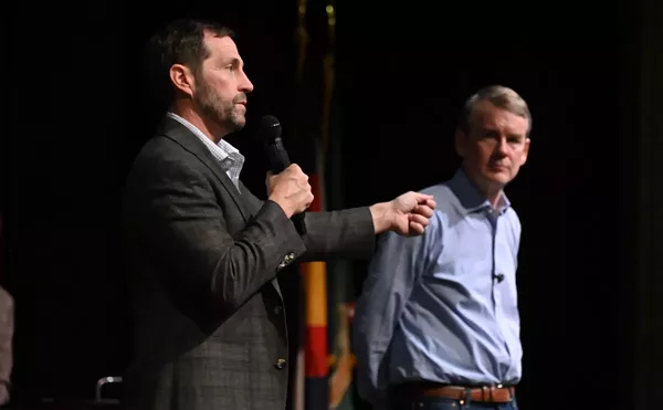 Image: Colorado Congressmen Hold Town Hall in Aurora, Talk ICE Size and Trump Tactics