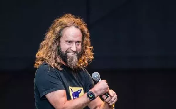 Image: Comic Josh Blue’s Memoir Something To Stare At Has Been Twenty Years in the Making