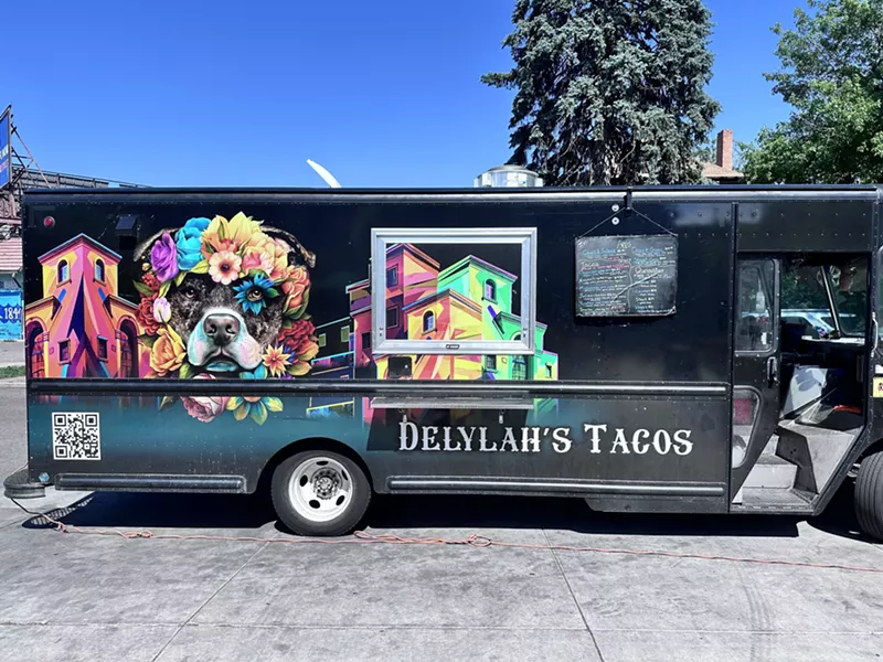 Image: food truck with tacos