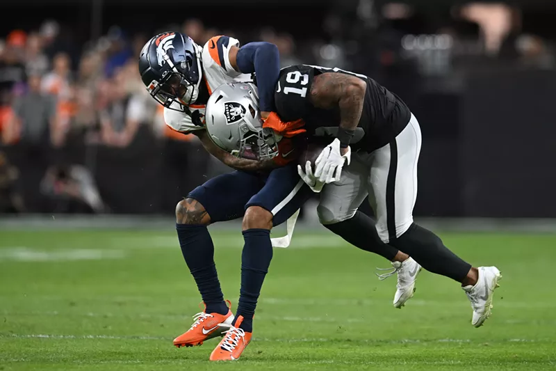Image: Patrick Surtain II tackles Raiders reciever