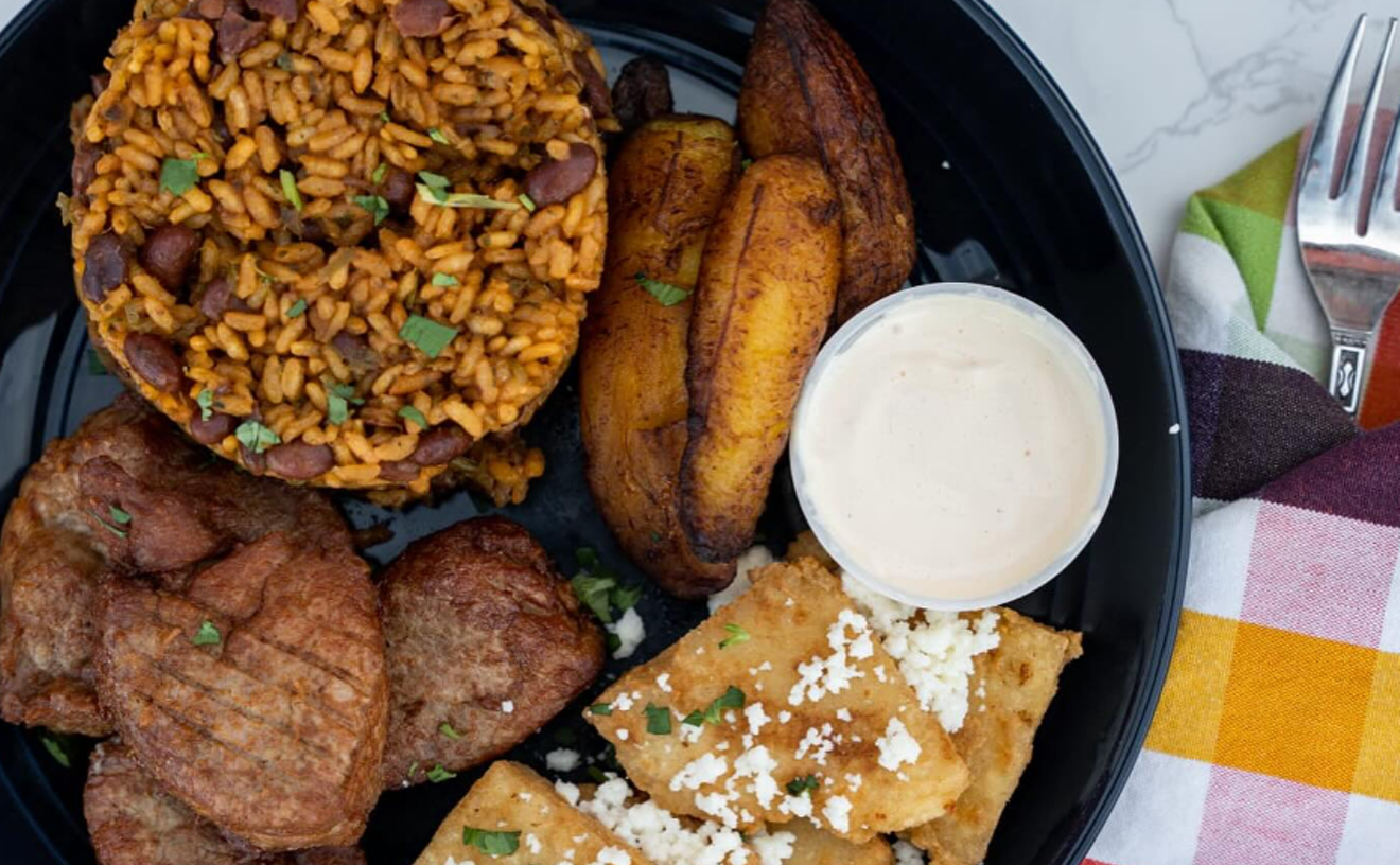 D'Toque Is a Salvadoran Food Truck From the Co-Owner of Areyto