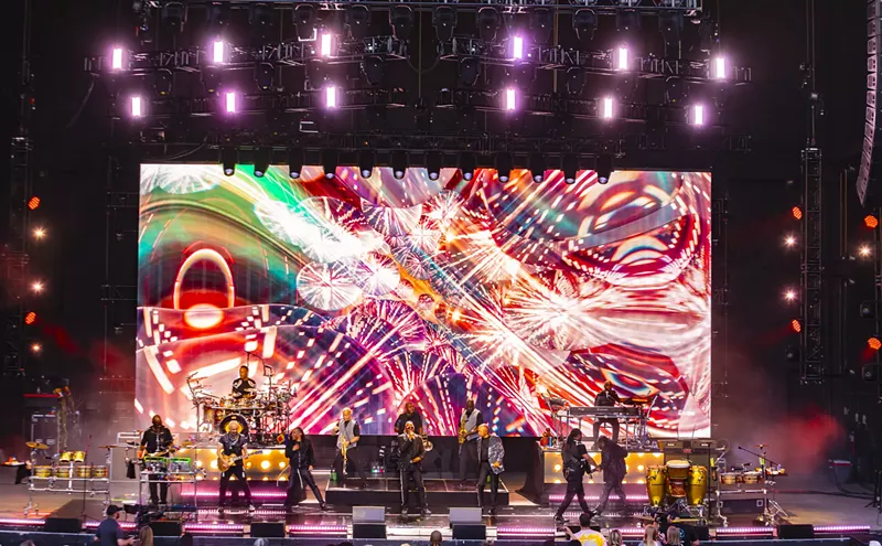 Image: Earth, Wind &amp; Fire Set Fiddler’s Ablaze With Timeless Grooves: Photos