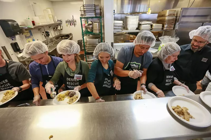 Image: Thanksgiving kitchen volunteers