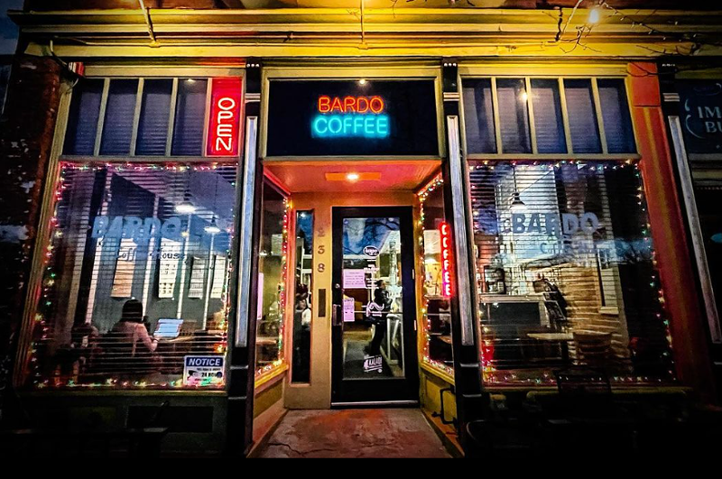 Image: front of a coffee shop