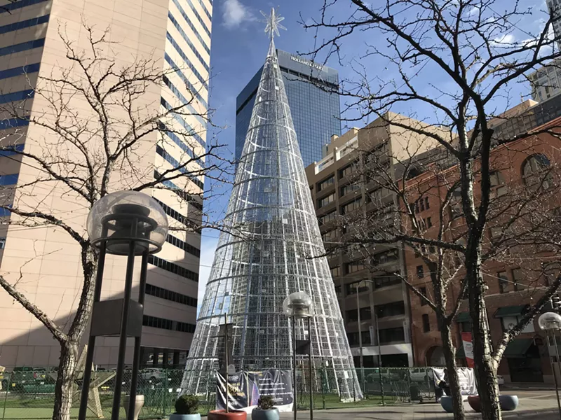 Image: Is 16th Street Mall just an empty shell in terms of holiday retail in 2021?