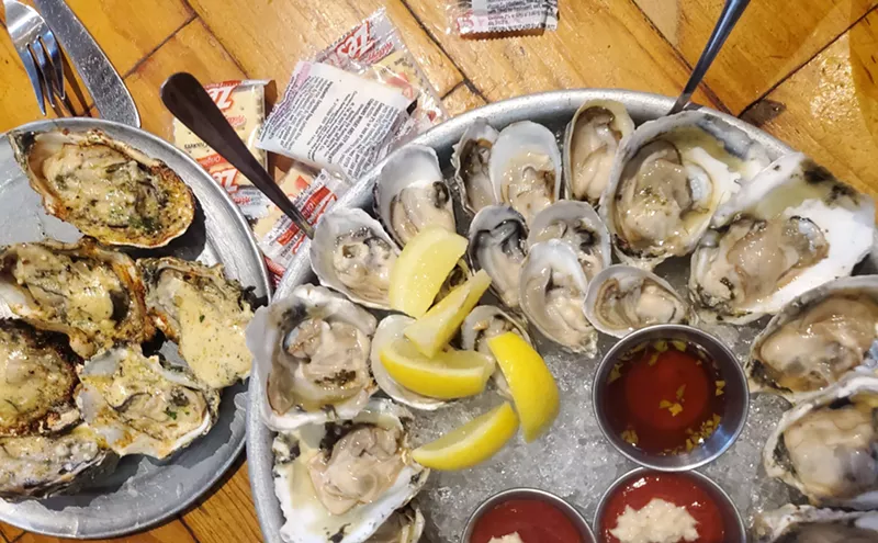 Image: oysters on plate