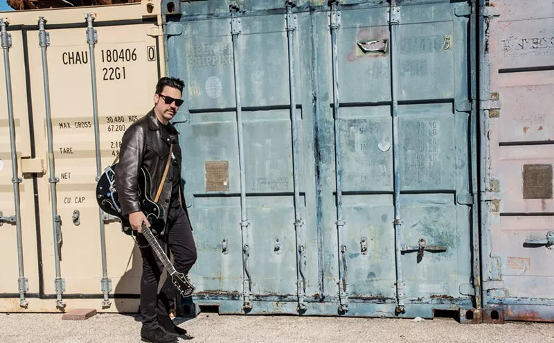 Image: Jesse Dayton Memoir Recalls Recording With Waylon Jennings and Willie Nelson