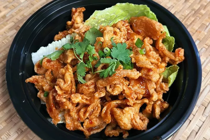 Image: Khan Toke Authentic Thai's crispy chicken.