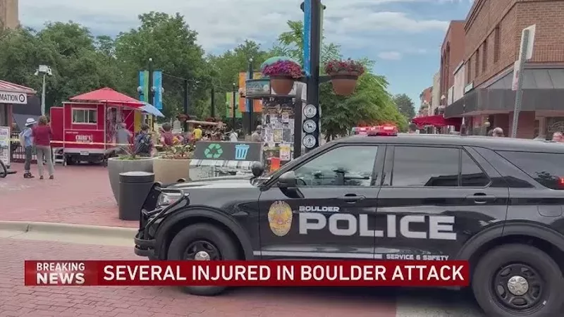 Image: police car on mall