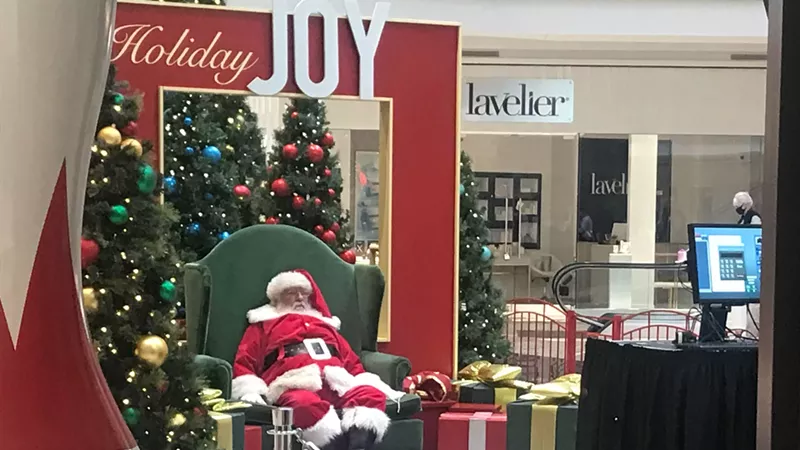Image: A sad, lonely Santa at Southwest Plaza on December 3.