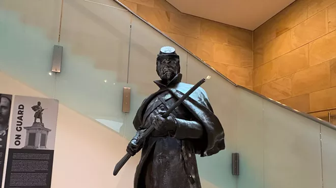 statue of soldier