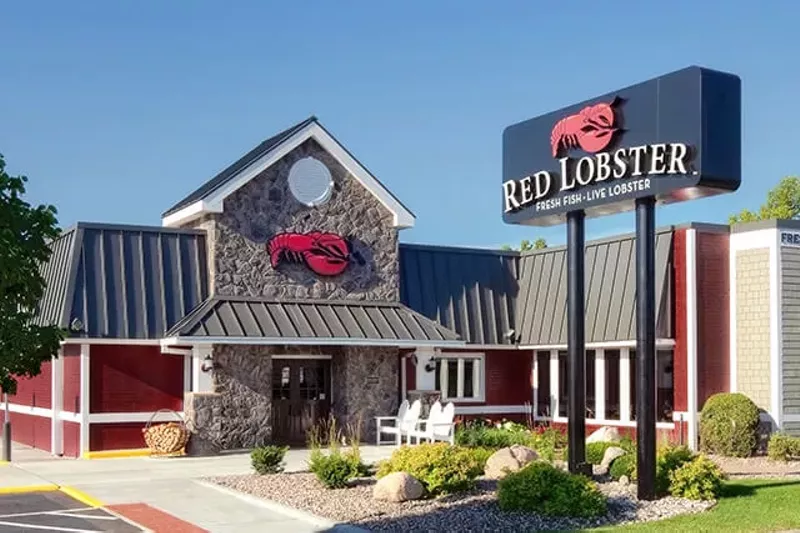 Image: outside of a chain restaurant