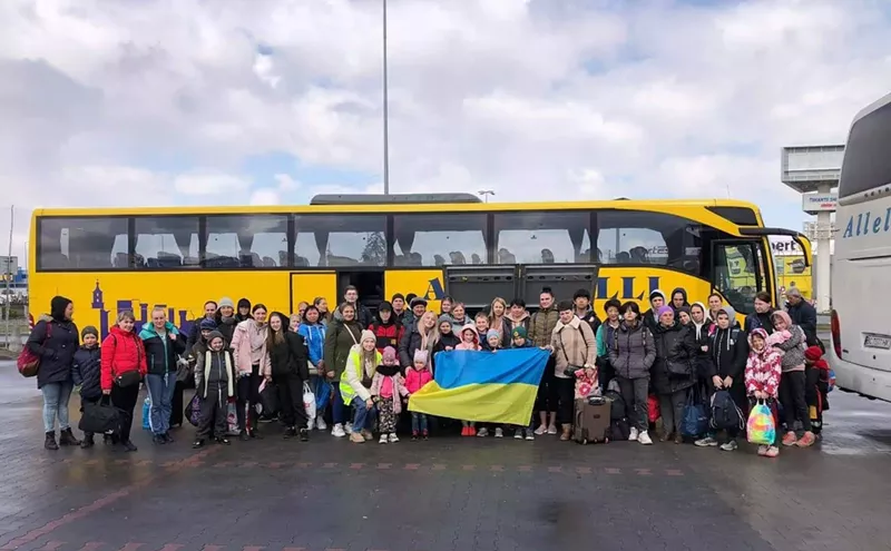 Image: Reflections From a Van Full of Ukrainian Refugees