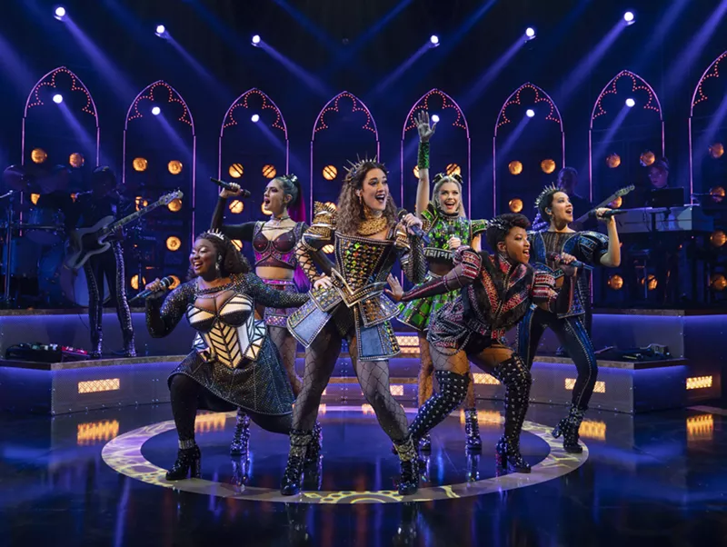 Image: six women on stage in medieval costumes