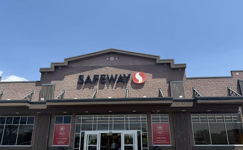 Image: Safeway Employees Back to Work After Strike, King Soopers Union Also Inks Agreement