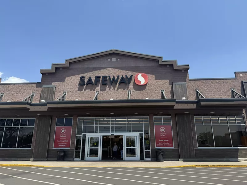 Image: Denver's grocery store workers will soon vote on new union contracts.