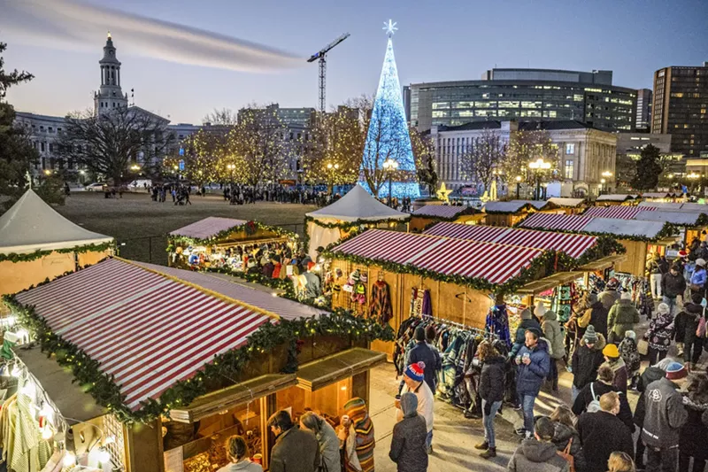Image: holiday market in park