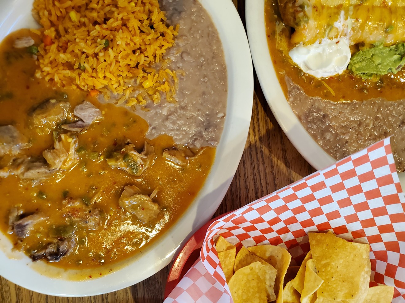 The green chile plate at Chakas.