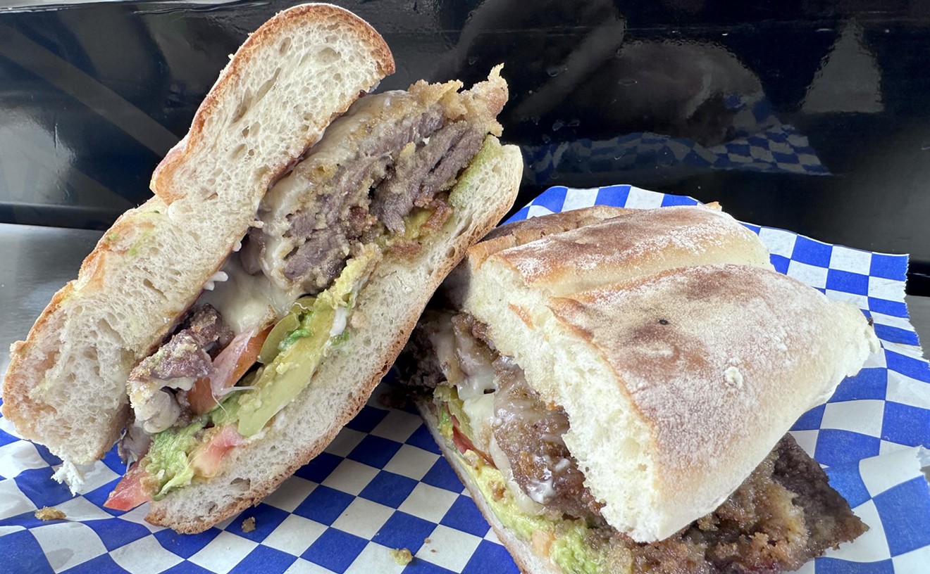This Food Truck Has Perfected Tortas and Burgers