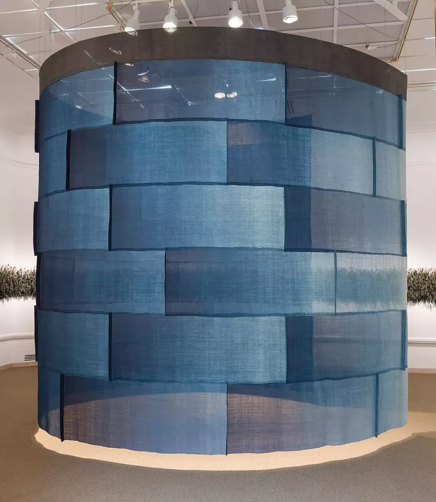 Rowland Ricketts, “Mobile Section”, textile installation. - ROWLAND RACHETS