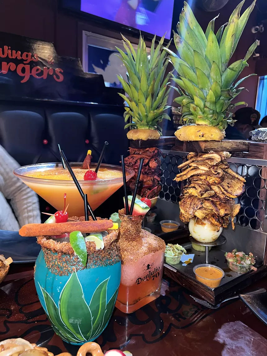 Wings & Burgers Went Viral For Its Tabletop Trompito Tacos and Giant