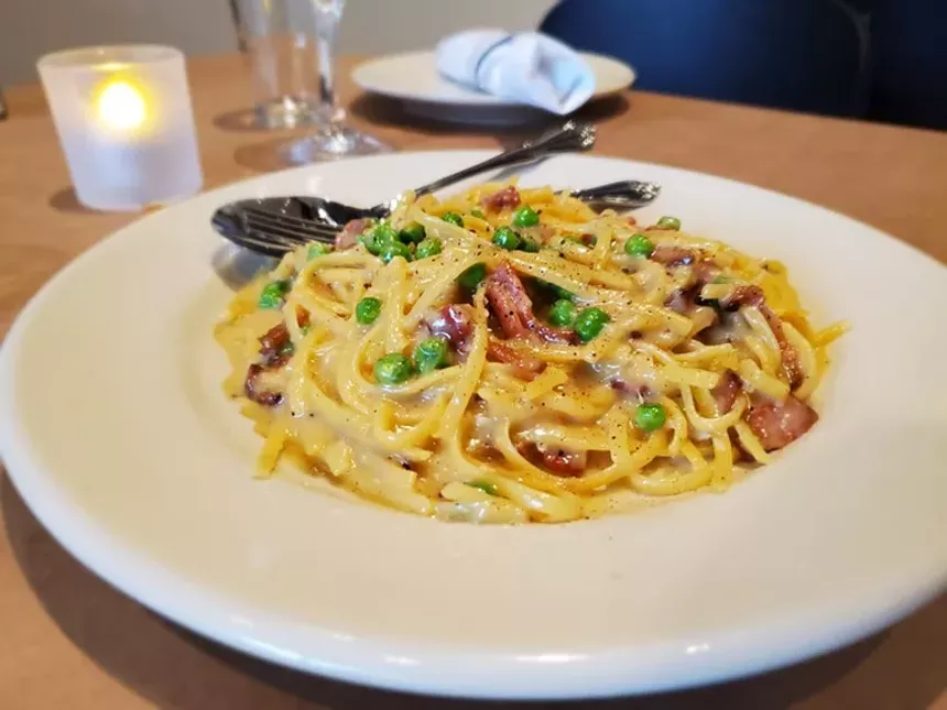 spaghetti with bacon and peas