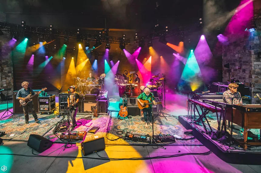 string cheese incident on stage at dillon amphitheater