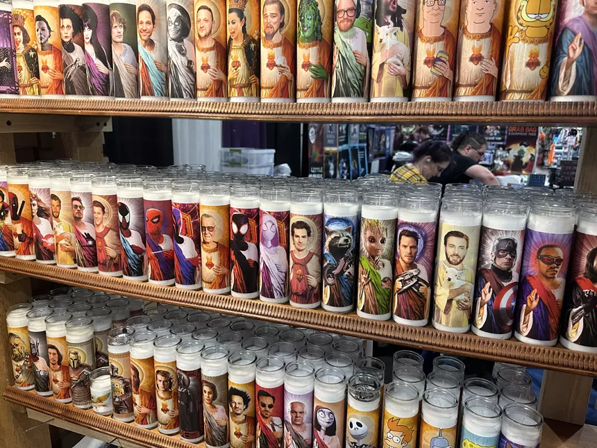 Illuminidol candles