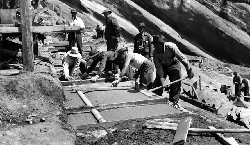 people working on construction in 1936