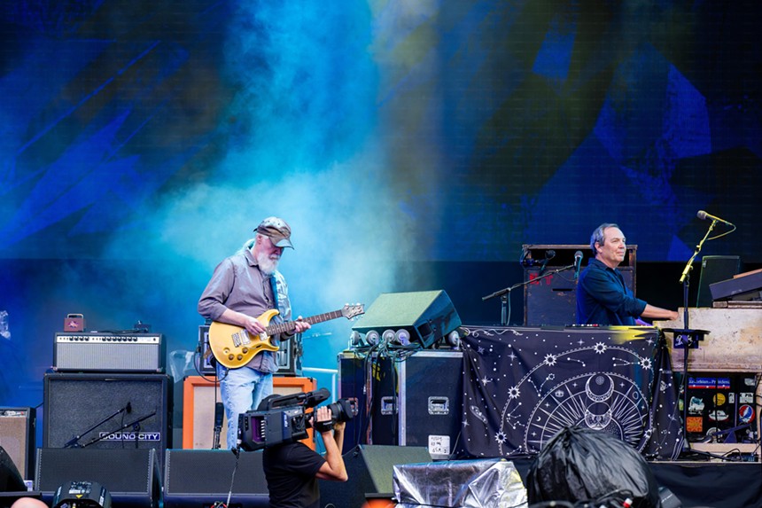 widespread panic performing at empower field in denver