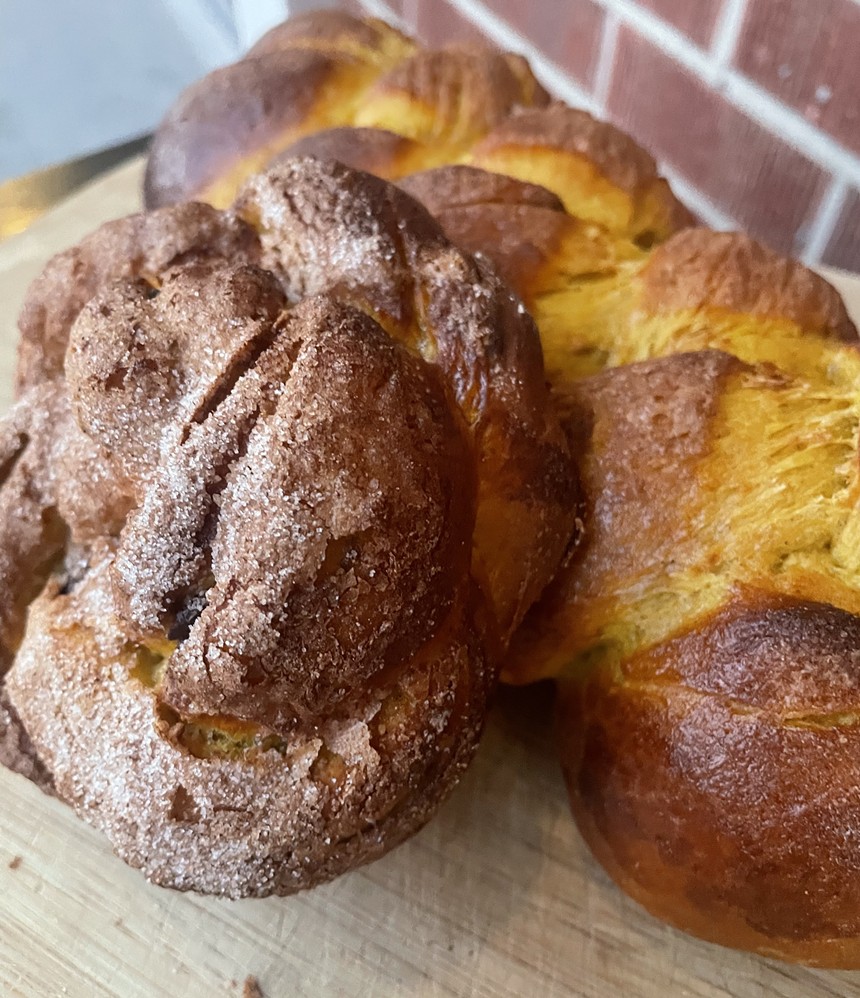 challah loaves