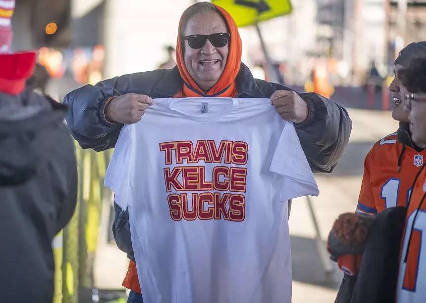 t-shirt salesman