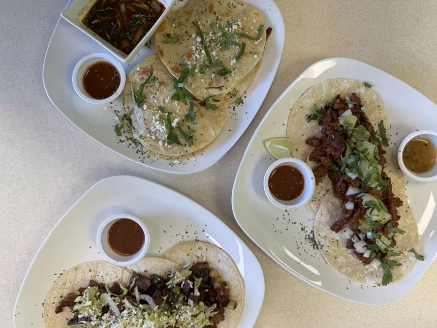 Quesadilla barbacoa, tacos al pastor, tacos chicharron