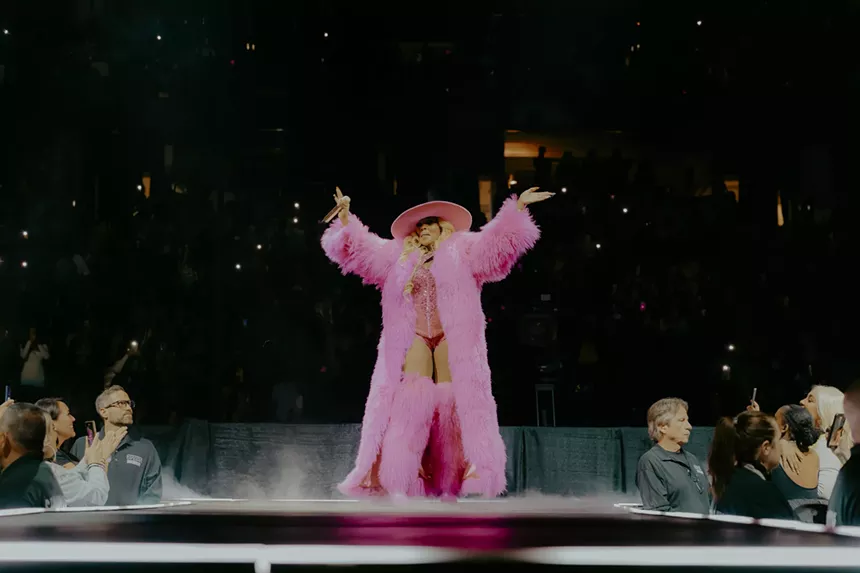 Mary J. Blige performing at Denver Ball Arena