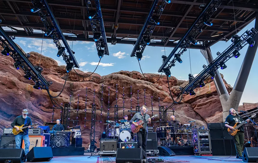 widespread panic performing at red rocks