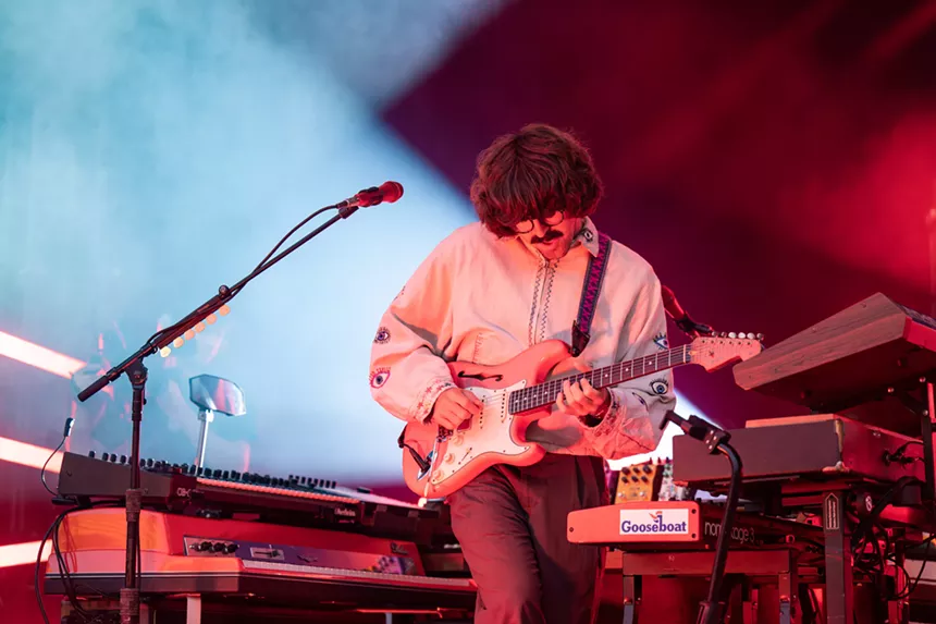 Peter Anspach playing guitar