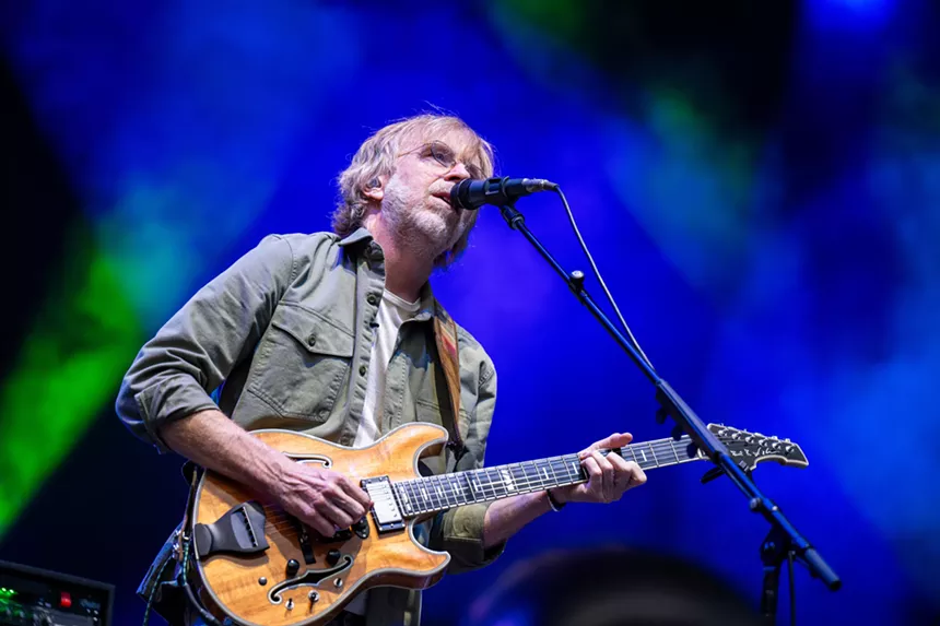 Trey Anastasio singing