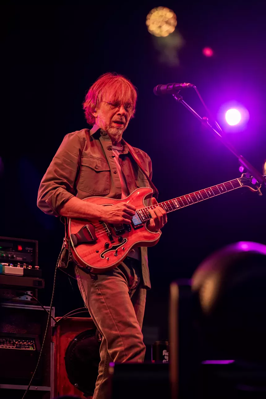 Trey Anastasio playing guitar
