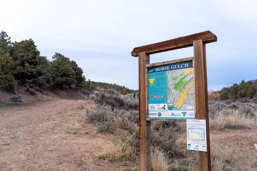 A large mapped sign at the Horse Gulch trailhead