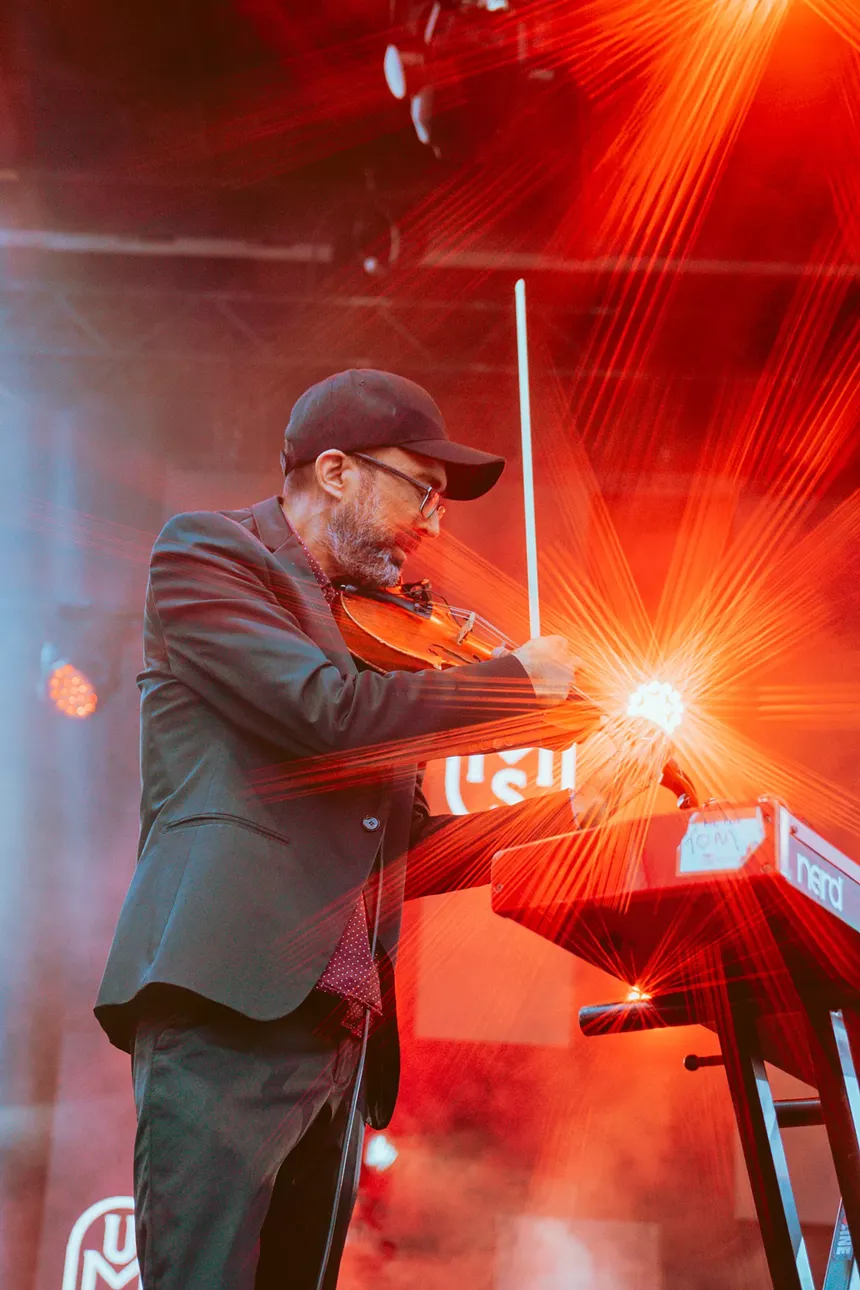 Devotchka playing UMS 2025