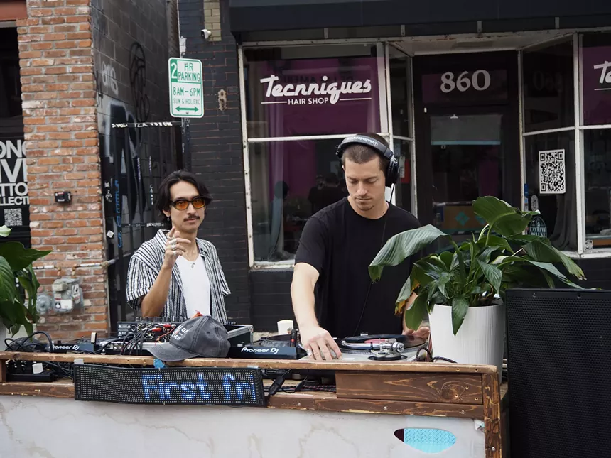 DJs on the street
