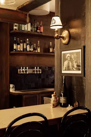 niche in bar