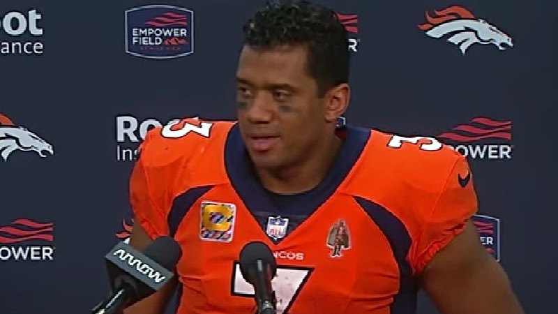 Broncos fans ask Russell Wilson to stop with 'tone deaf' tweets