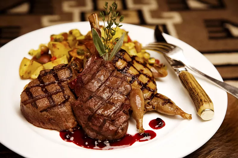 Image: various grilled meats on a plate