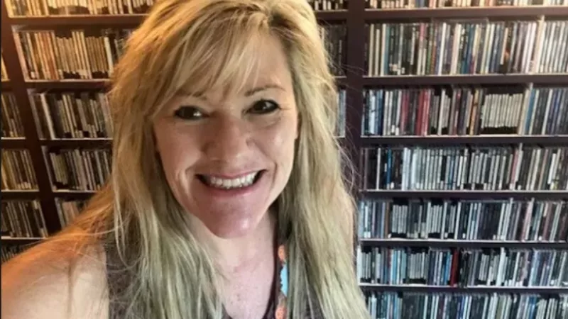 Image: Robbyn Hart as seen on her KBCO bio page.